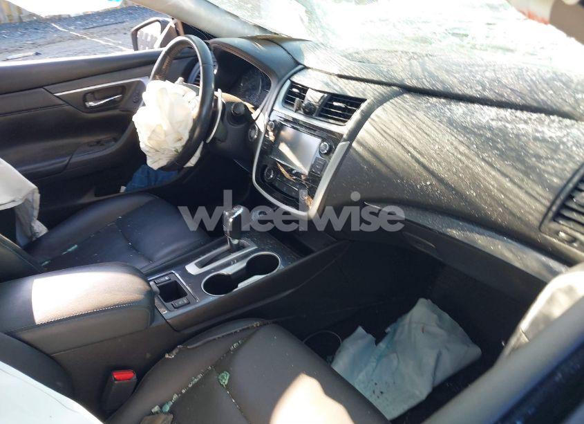 Photo 5 of 2018 Nissan Altima 2.5 SR (VIN 1N4AL3AP4JC264160)