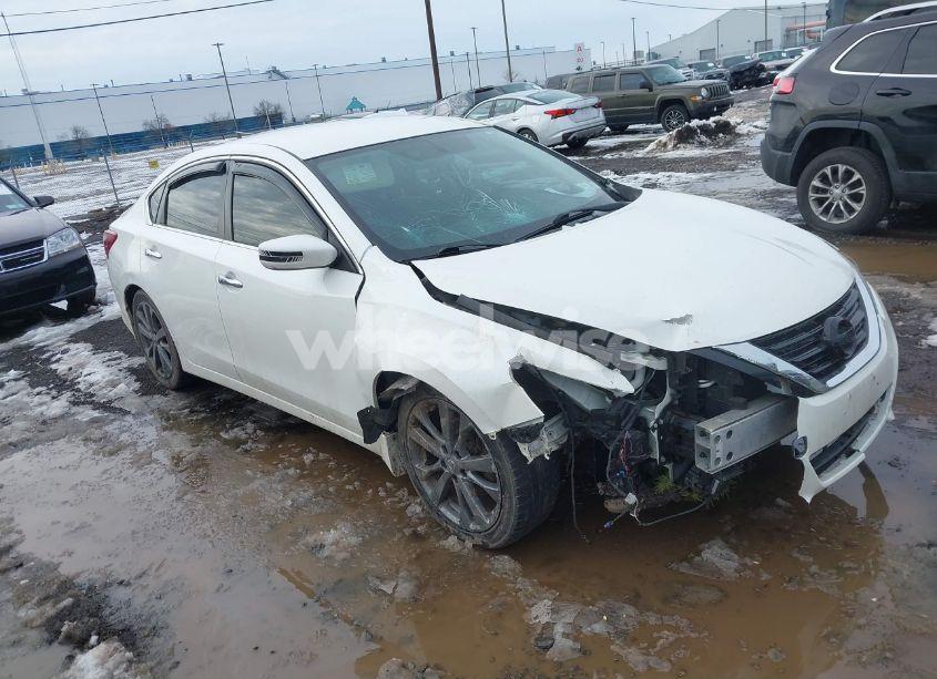 2018 Nissan Altima 2.5 SR (VIN 1N4AL3AP4JC268130) main photo