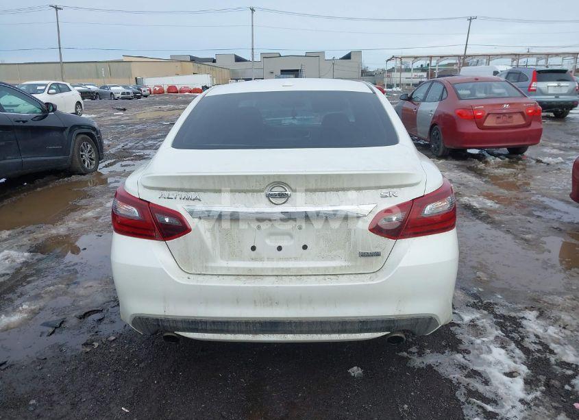 Photo 16 of 2018 Nissan Altima 2.5 SR (VIN 1N4AL3AP4JC268130)
