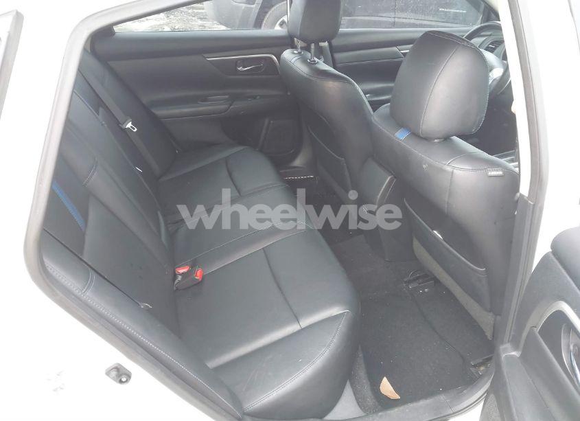 Photo 8 of 2018 Nissan Altima 2.5 SR (VIN 1N4AL3AP4JC268130)