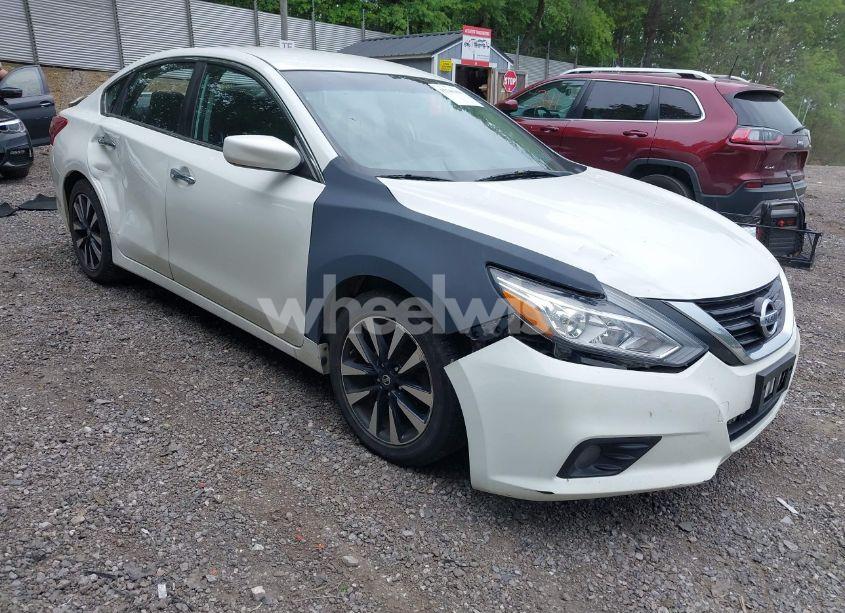 2018 Nissan Altima 2.5 SV (VIN 1N4AL3AP4JC269651) main photo