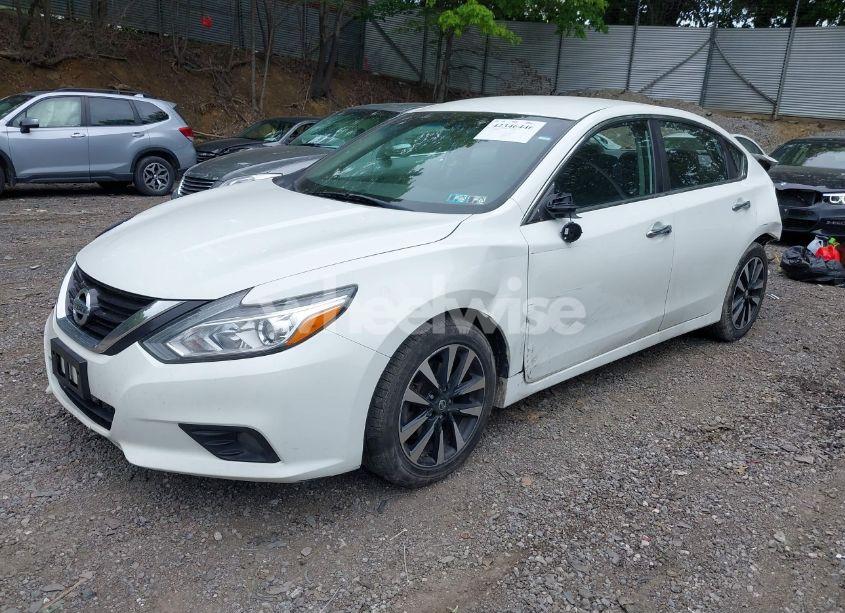 Photo 2 of 2018 Nissan Altima 2.5 SV (VIN 1N4AL3AP4JC269651)