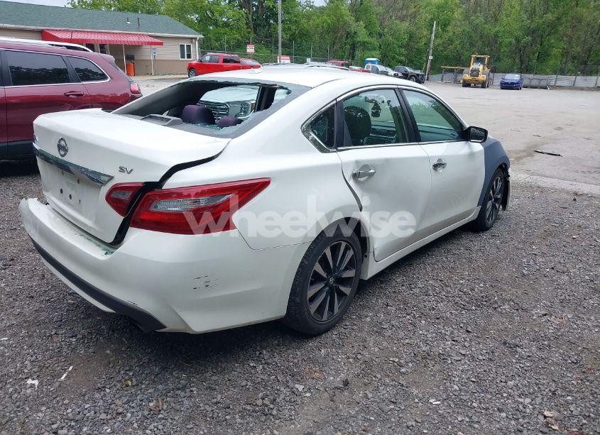 Photo 4 of 2018 Nissan Altima 2.5 SV (VIN 1N4AL3AP4JC269651)