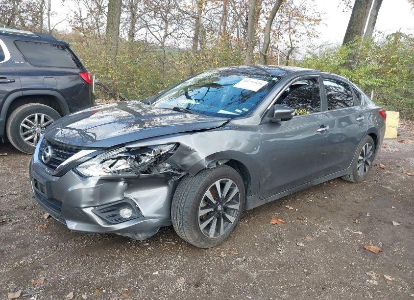 Photo 2 of 2018 Nissan Altima 2.5 SL (VIN 1N4AL3AP4JC271979)