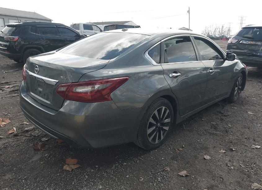 Photo 4 of 2018 Nissan Altima 2.5 SL (VIN 1N4AL3AP4JC271979)