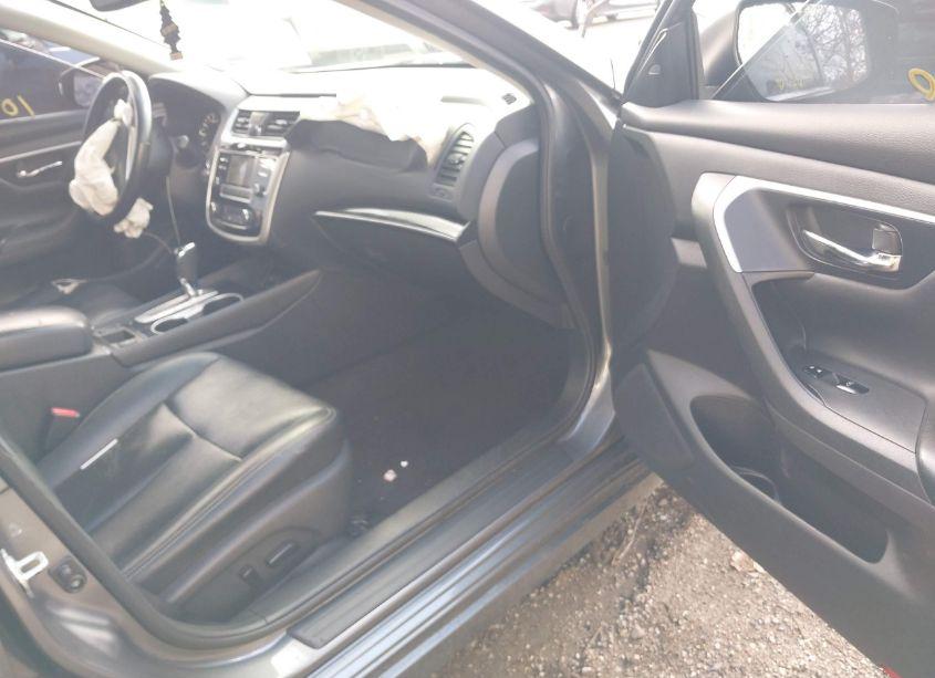 Photo 5 of 2018 Nissan Altima 2.5 SL (VIN 1N4AL3AP4JC271979)