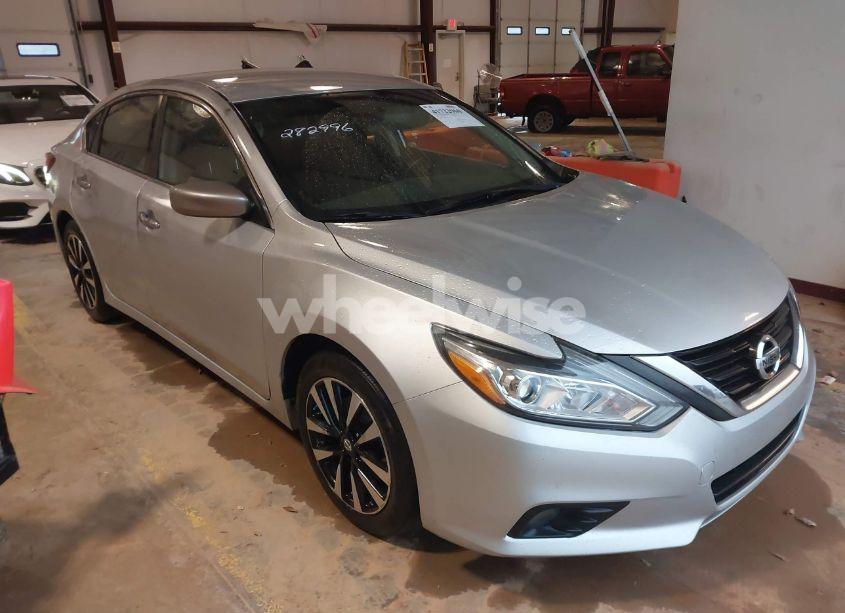 2018 Nissan Altima 2.5 SV (VIN 1N4AL3AP4JC282996) main photo
