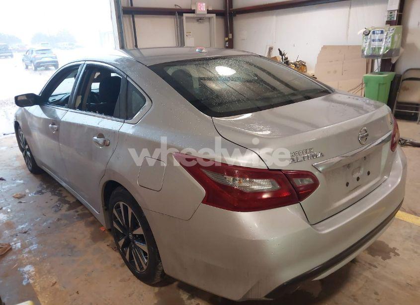 Photo 3 of 2018 Nissan Altima 2.5 SV (VIN 1N4AL3AP4JC282996)