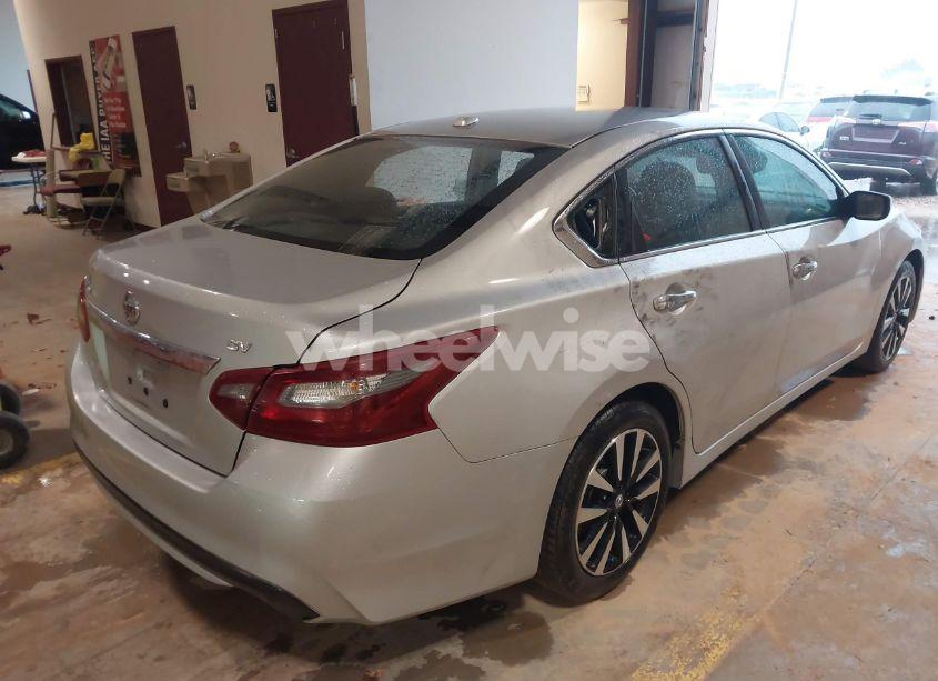 Photo 4 of 2018 Nissan Altima 2.5 SV (VIN 1N4AL3AP4JC282996)