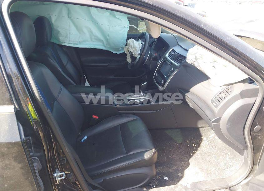 Photo 5 of 2018 Nissan Altima 2.5 SR (VIN 1N4AL3AP4JC284490)