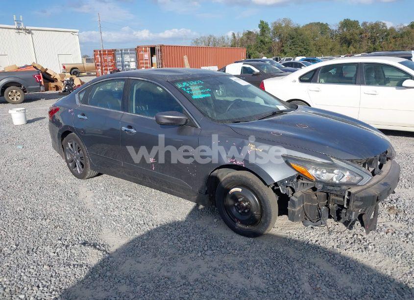 2018 Nissan Altima 2.5 SR (VIN 1N4AL3AP4JC286837) main photo
