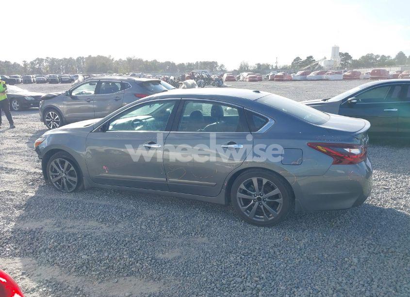 Photo 15 of 2018 Nissan Altima 2.5 SR (VIN 1N4AL3AP4JC286837)