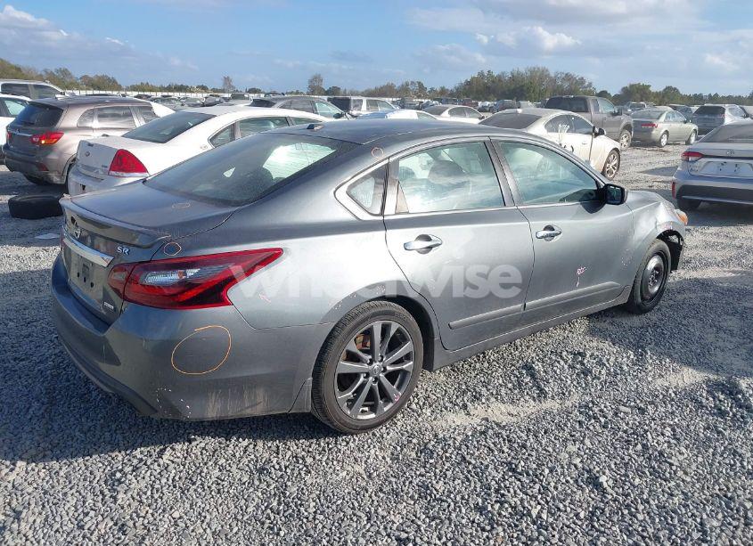 Photo 4 of 2018 Nissan Altima 2.5 SR (VIN 1N4AL3AP4JC286837)