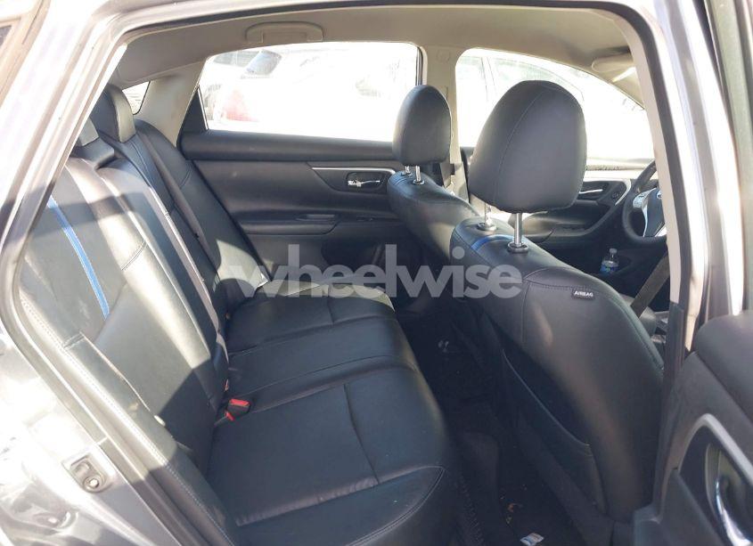 Photo 8 of 2018 Nissan Altima 2.5 SR (VIN 1N4AL3AP4JC286837)