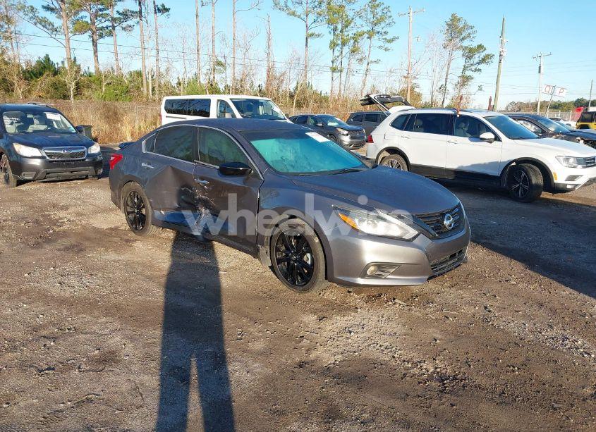 2018 Nissan Altima 2.5 SR (VIN 1N4AL3AP4JC291438) main photo