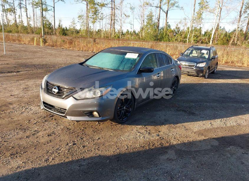 Photo 2 of 2018 Nissan Altima 2.5 SR (VIN 1N4AL3AP4JC291438)