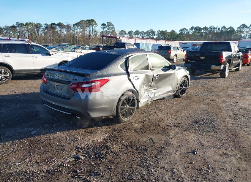 Photo 4 of 2018 Nissan Altima 2.5 SR (VIN 1N4AL3AP4JC291438)