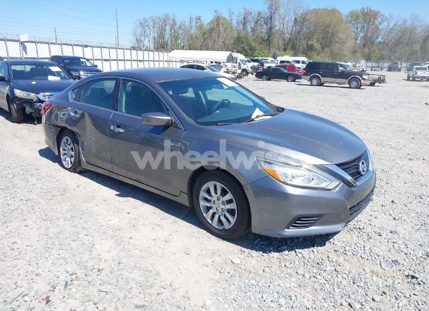 2018 Nissan Altima 2.5 S (VIN 1N4AL3AP4JC293514) main photo