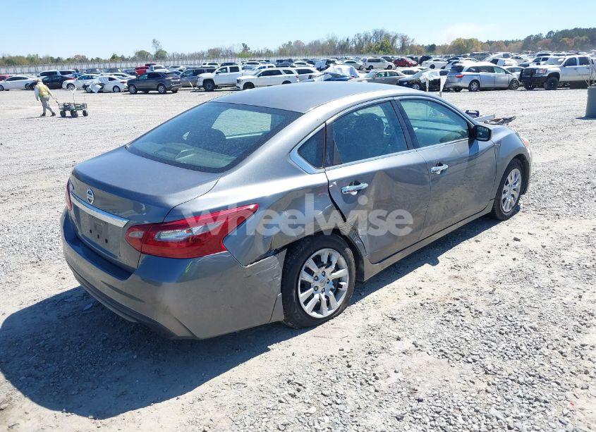 Photo 4 of 2018 Nissan Altima 2.5 S (VIN 1N4AL3AP4JC293514)