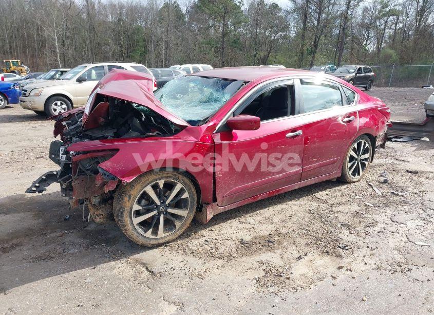 Photo 2 of 2018 Nissan Altima 2.5 SR (VIN 1N4AL3AP4JC297482)