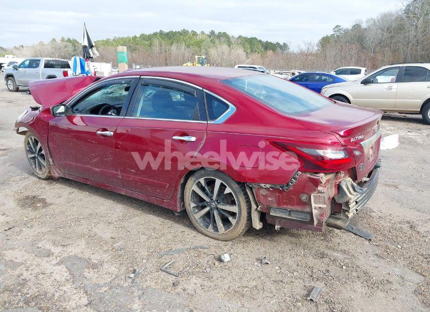 Photo 3 of 2018 Nissan Altima 2.5 SR (VIN 1N4AL3AP4JC297482)