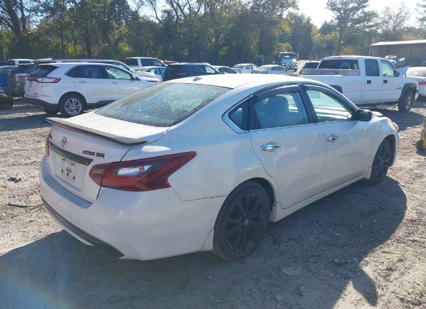 Photo 4 of 2018 Nissan Altima 2.5 SR (VIN 1N4AL3AP4JC474757)