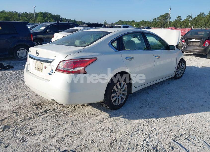 Photo 4 of 2013 Nissan Altima 2.5 S (VIN 1N4AL3AP5DC115292)