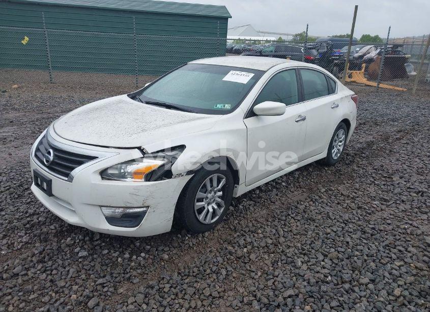 Photo 2 of 2013 Nissan Altima 2.5/S/SV/SL (VIN 1N4AL3AP5DC146090)