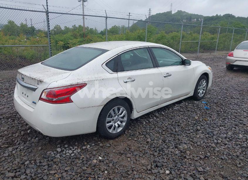 Photo 4 of 2013 Nissan Altima 2.5/S/SV/SL (VIN 1N4AL3AP5DC146090)