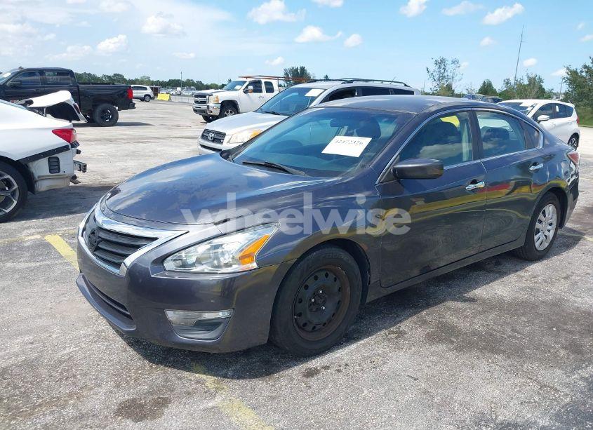 Photo 2 of 2013 Nissan Altima 2.5 S (VIN 1N4AL3AP5DC159972)