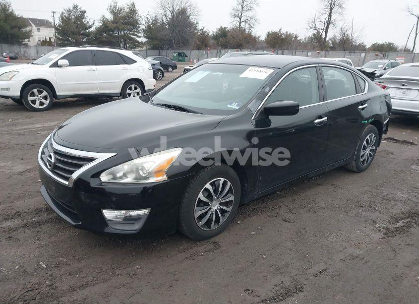 Photo 2 of 2013 Nissan Altima 2.5 S (VIN 1N4AL3AP5DC184161)
