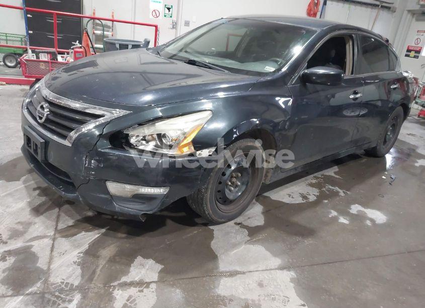 Photo 2 of 2013 Nissan Altima 2.5 S (VIN 1N4AL3AP5DC225887)