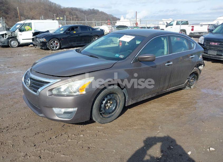 Photo 2 of 2013 Nissan Altima 2.5 S (VIN 1N4AL3AP5DC243421)