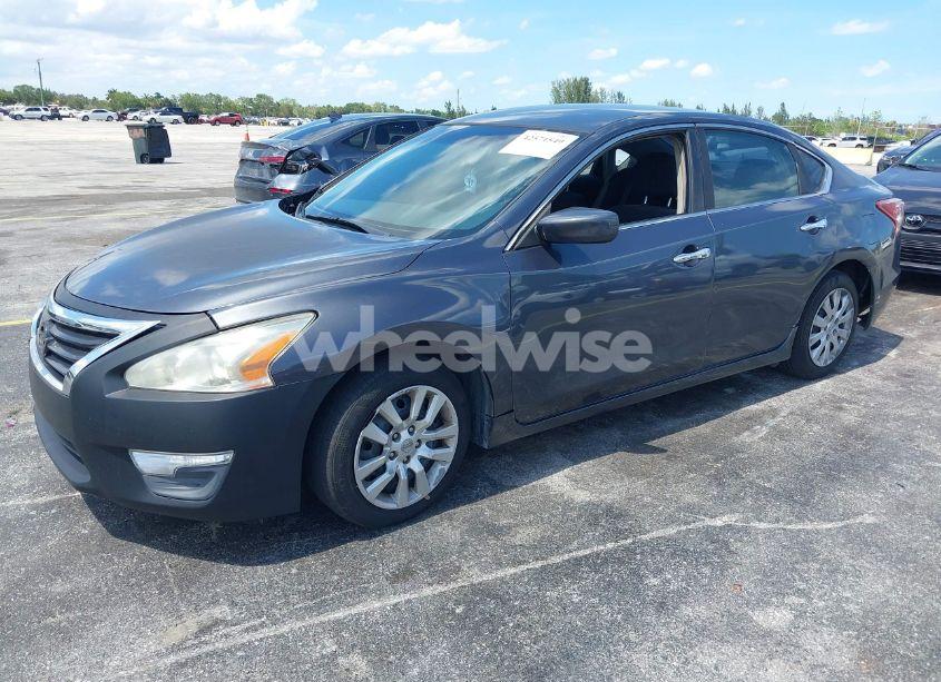 Photo 2 of 2013 Nissan Altima 2.5 S (VIN 1N4AL3AP5DC266410)