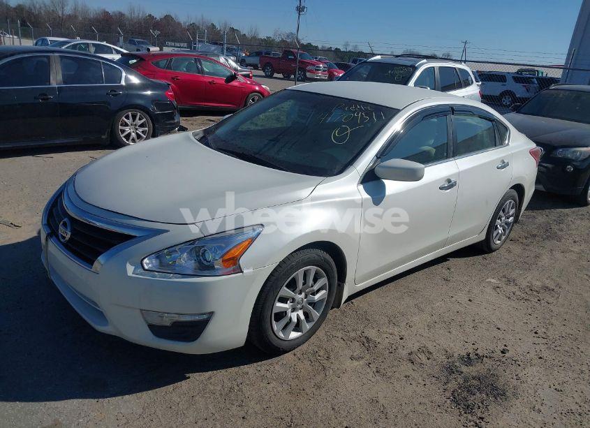 Photo 2 of 2013 Nissan Altima 2.5 S (VIN 1N4AL3AP5DC269095)