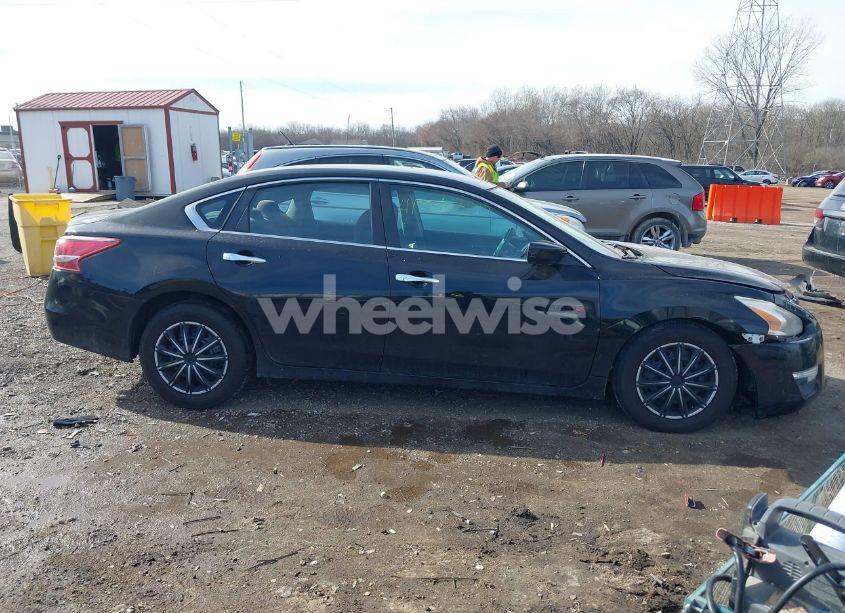 Photo 13 of 2013 Nissan Altima 2.5 S (VIN 1N4AL3AP5DC270828)