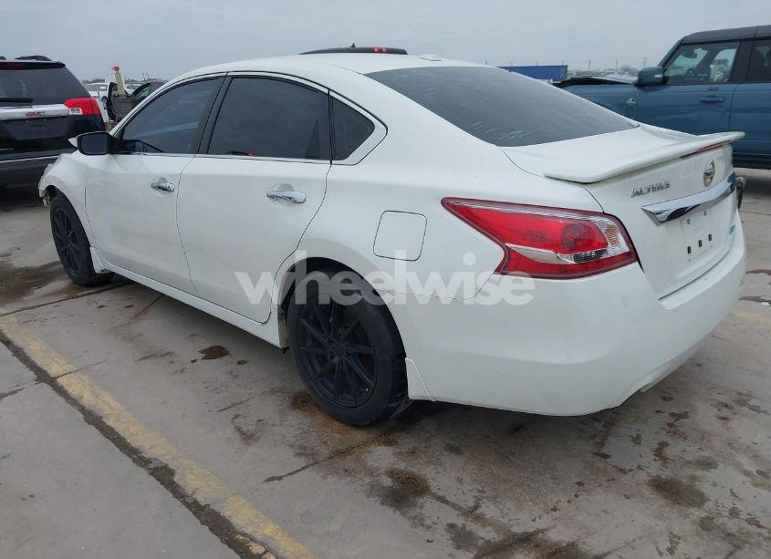 Photo 3 of 2013 Nissan Altima 2.5 SV (VIN 1N4AL3AP5DC909516)