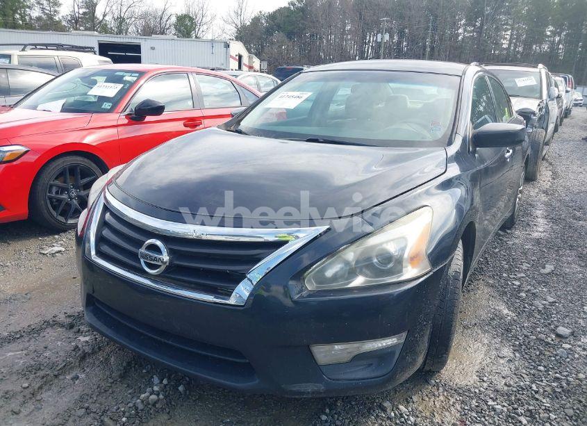Photo 2 of 2013 Nissan Altima 2.5 S (VIN 1N4AL3AP5DC911556)