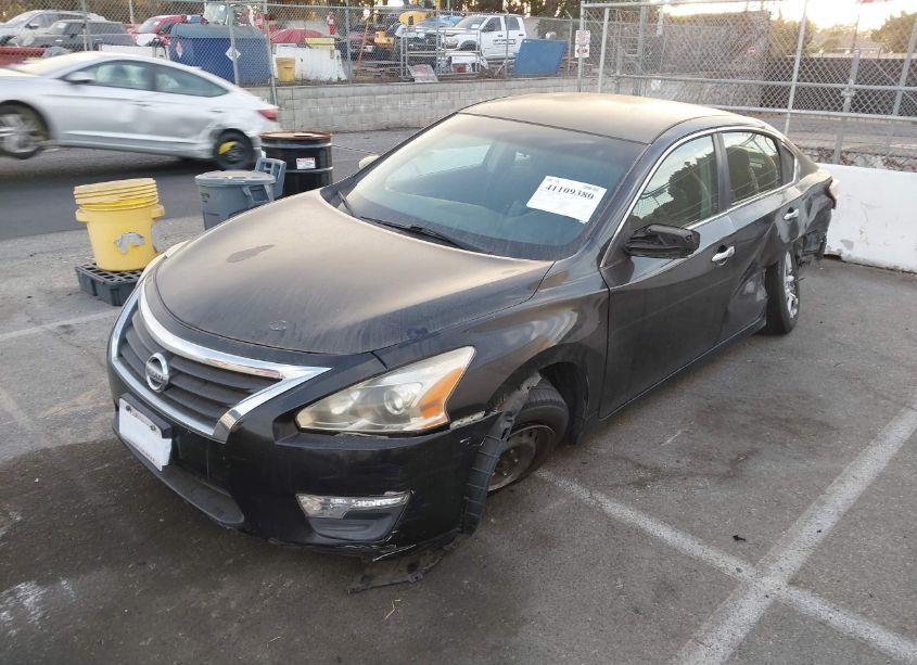 Photo 2 of 2013 Nissan Altima 2.5 S (VIN 1N4AL3AP5DN425169)