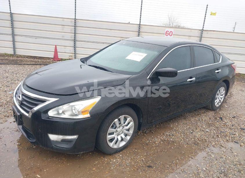Photo 2 of 2013 Nissan Altima 2.5 S (VIN 1N4AL3AP5DN437435)