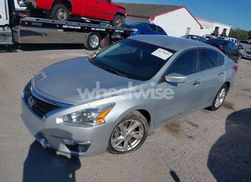 Photo 2 of 2013 Nissan Altima 2.5 SV (VIN 1N4AL3AP5DN440383)
