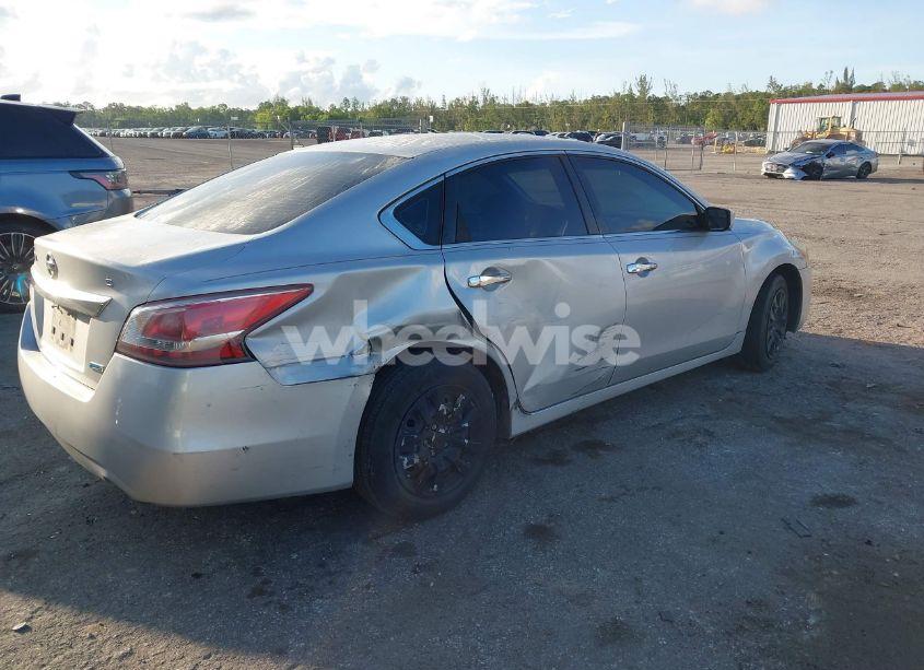 Photo 6 of 2013 Nissan Altima 2.5 S (VIN 1N4AL3AP5DN483038)