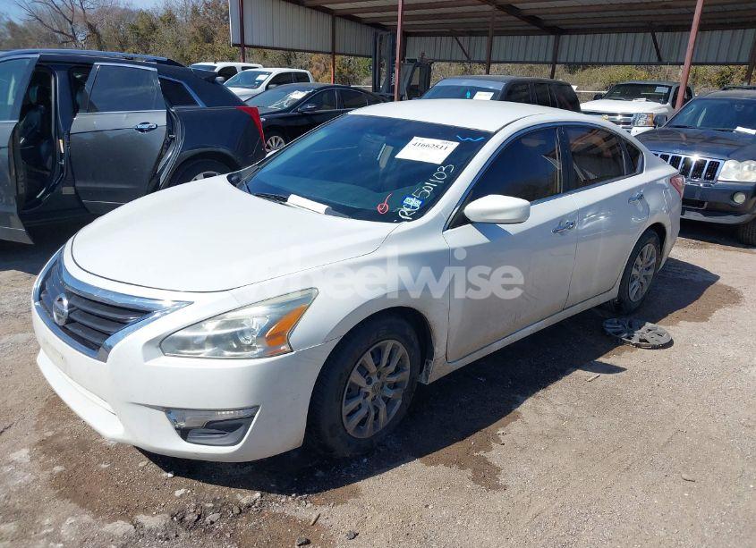 Photo 2 of 2013 Nissan Altima 2.5 S (VIN 1N4AL3AP5DN501103)