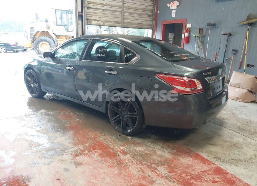 Photo 3 of 2013 Nissan Altima 2.5 S (VIN 1N4AL3AP5DN557543)