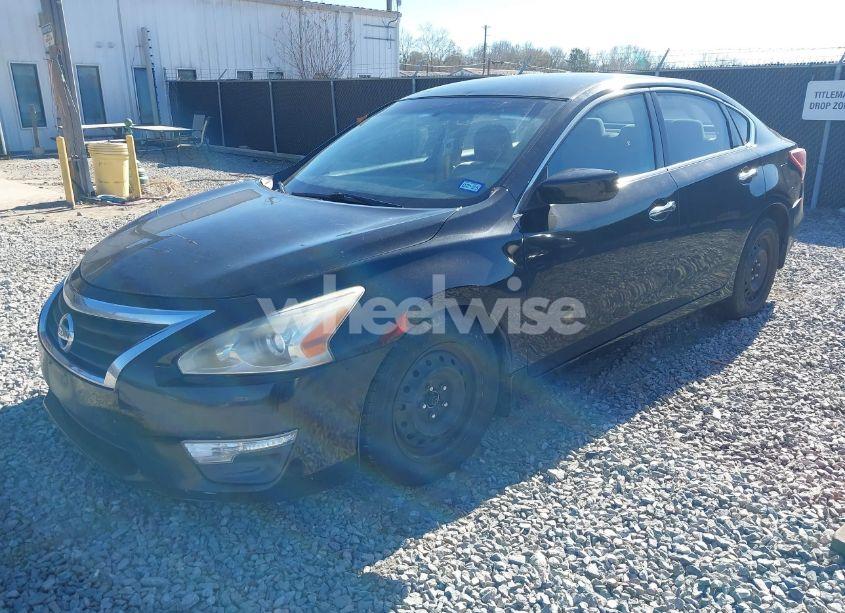 Photo 2 of 2013 Nissan Altima 2.5 S (VIN 1N4AL3AP5DN563665)