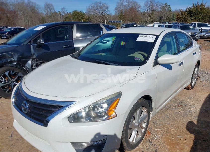 Photo 2 of 2014 Nissan Altima 2.5 SV (VIN 1N4AL3AP5EC113074)