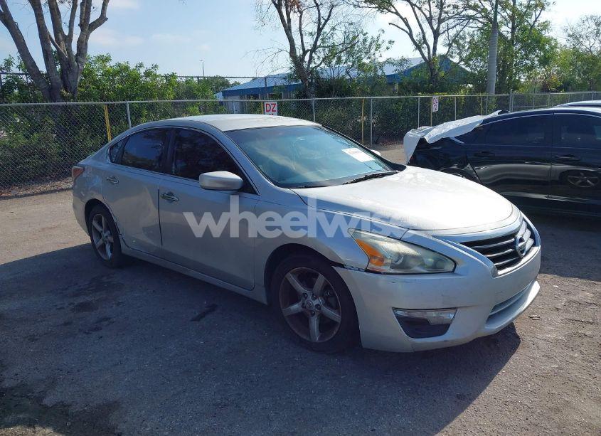 2014 Nissan Altima 2.5 S (VIN 1N4AL3AP5EC329314) main photo