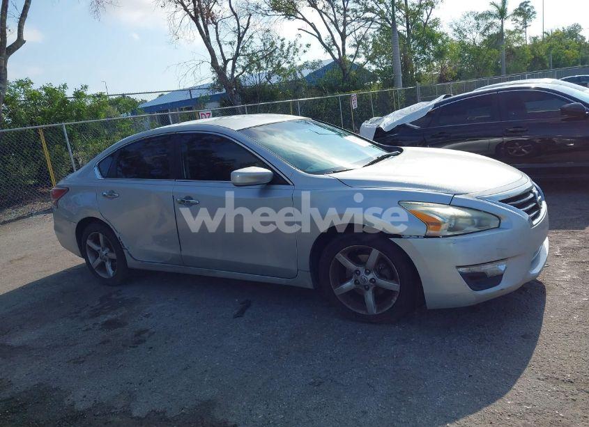 Photo 13 of 2014 Nissan Altima 2.5 S (VIN 1N4AL3AP5EC329314)
