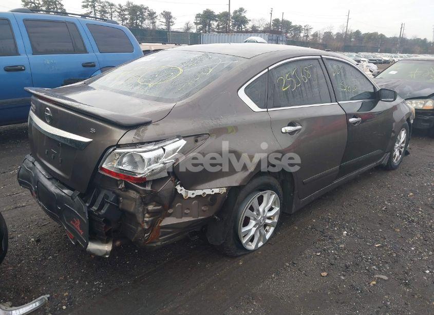 Photo 4 of 2015 Nissan Altima 2.5 S (VIN 1N4AL3AP5FC114968)