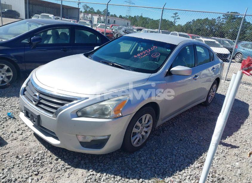 Photo 2 of 2015 Nissan Altima N/A (VIN 1N4AL3AP5FC121340)